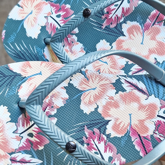 Womens Roxy Flip Flops, size 7, Turquoise - Picture 3 of 3